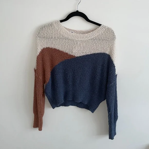 Debut Knit Top - Picture 2 of 7